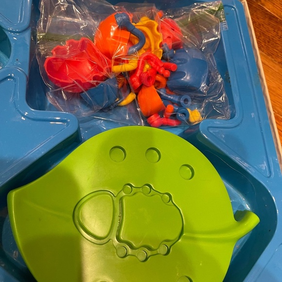 Milton Bradley Games BeetleVintage Children’s Board Gam 1981 Classic Game - Picture 2 of 9